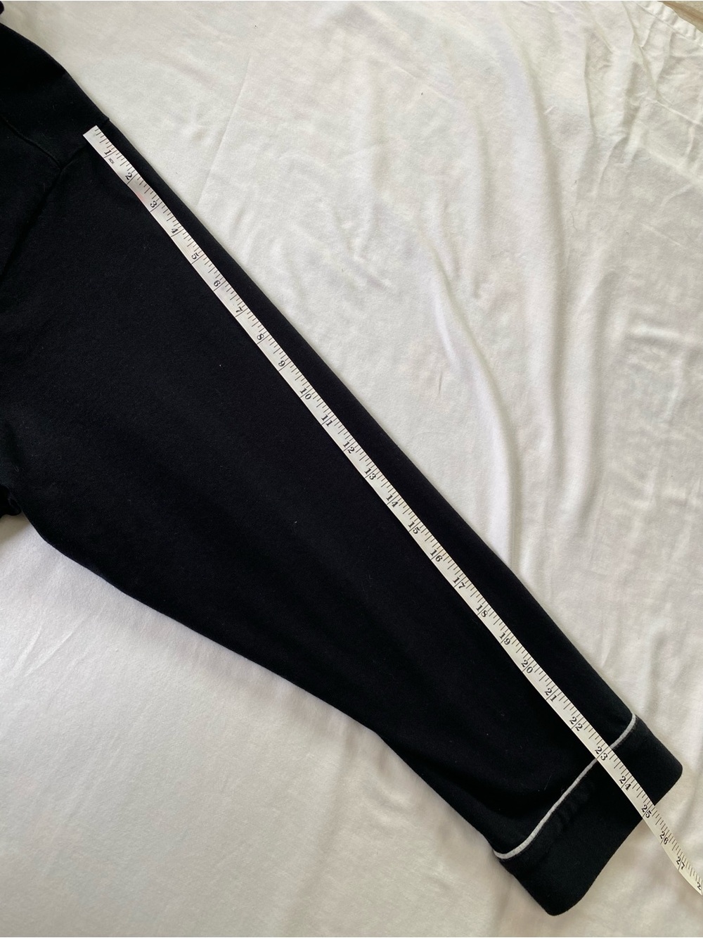 Hugo Boss Unisex Black Robe - Picture 4 of 4